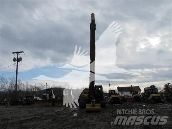 CAT 326FL Pásové rýpadlá