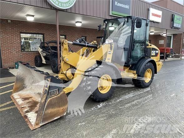 CAT 906M Kolesové nakladače