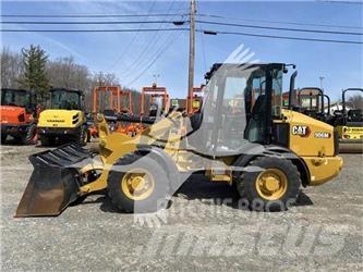 CAT 906M Kolesové nakladače