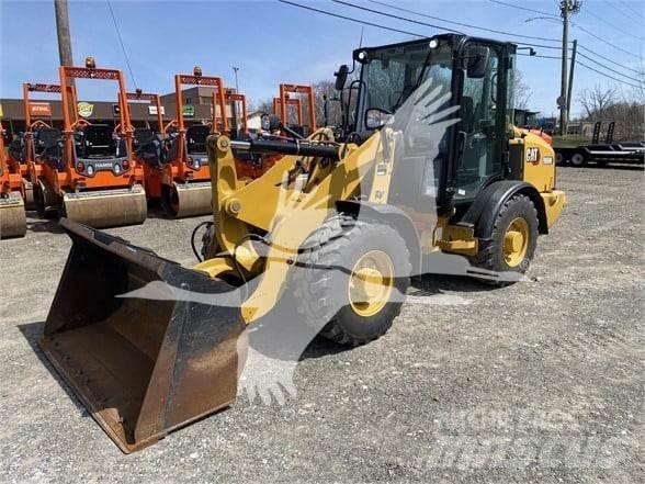 CAT 906M Kolesové nakladače