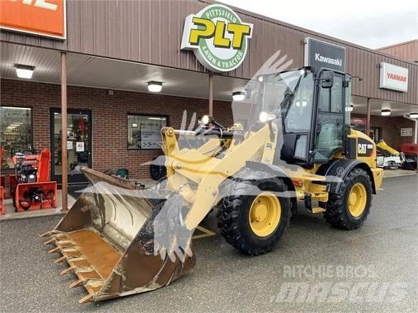 CAT 908M Kolesové nakladače