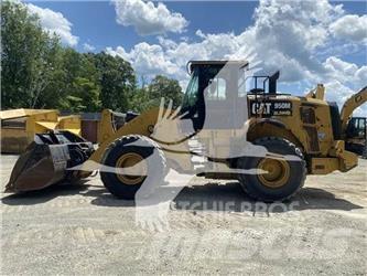 CAT 950M Kolesové nakladače