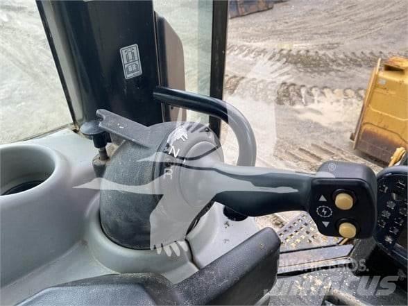CAT D6N XL Pásové dozéry