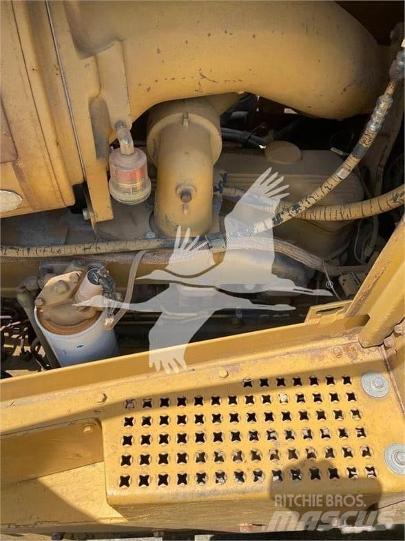 CAT D8N Pásové dozéry