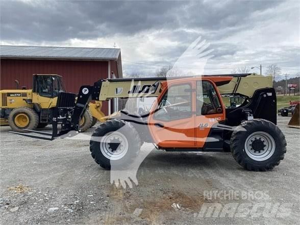 JLG 742 Teleskopické manipulátory