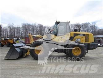 Komatsu WA320 Kolesové nakladače