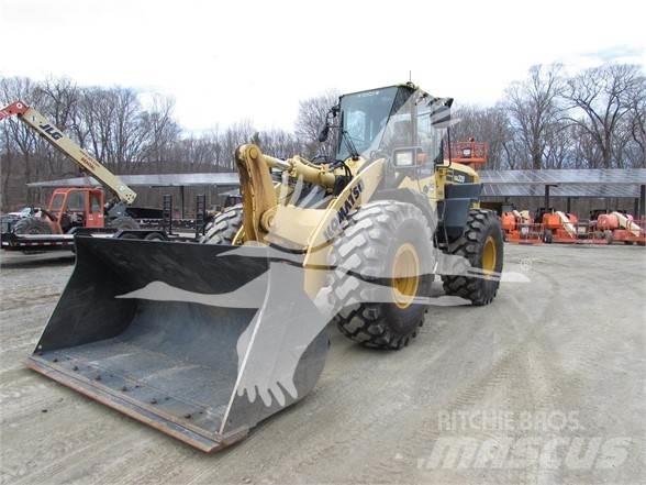 Komatsu WA320 Kolesové nakladače