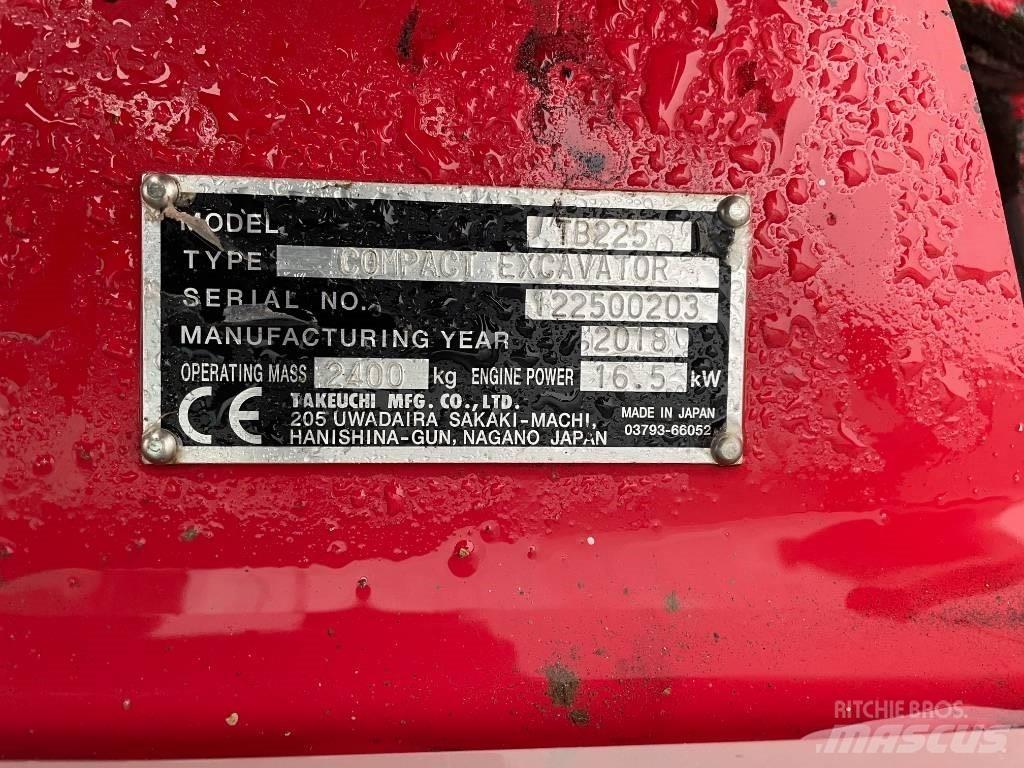 Takeuchi TB 225 Mini rýpadlá < 7t