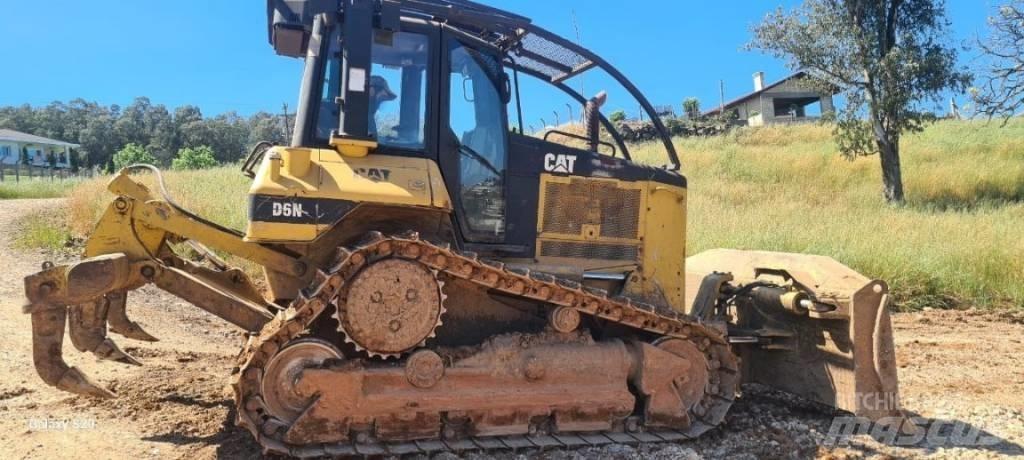 CAT D 6 N Pásové dozéry