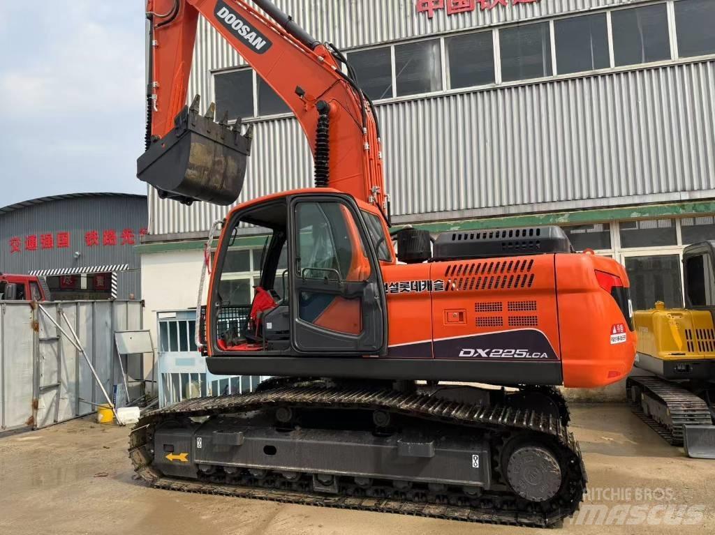 Doosan DX 225 LCA Pásové rýpadlá