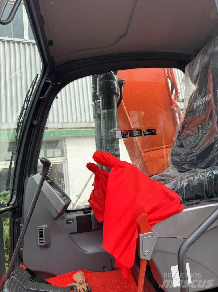 Doosan DX 225 LCA Pásové rýpadlá