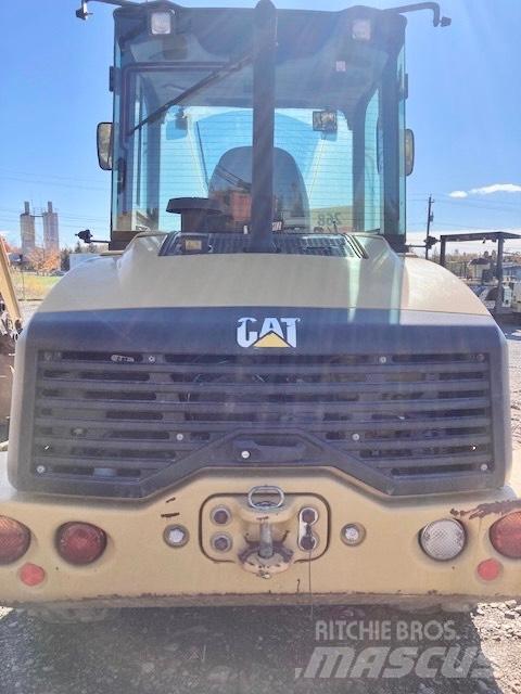 CAT 908 M Kolesové nakladače