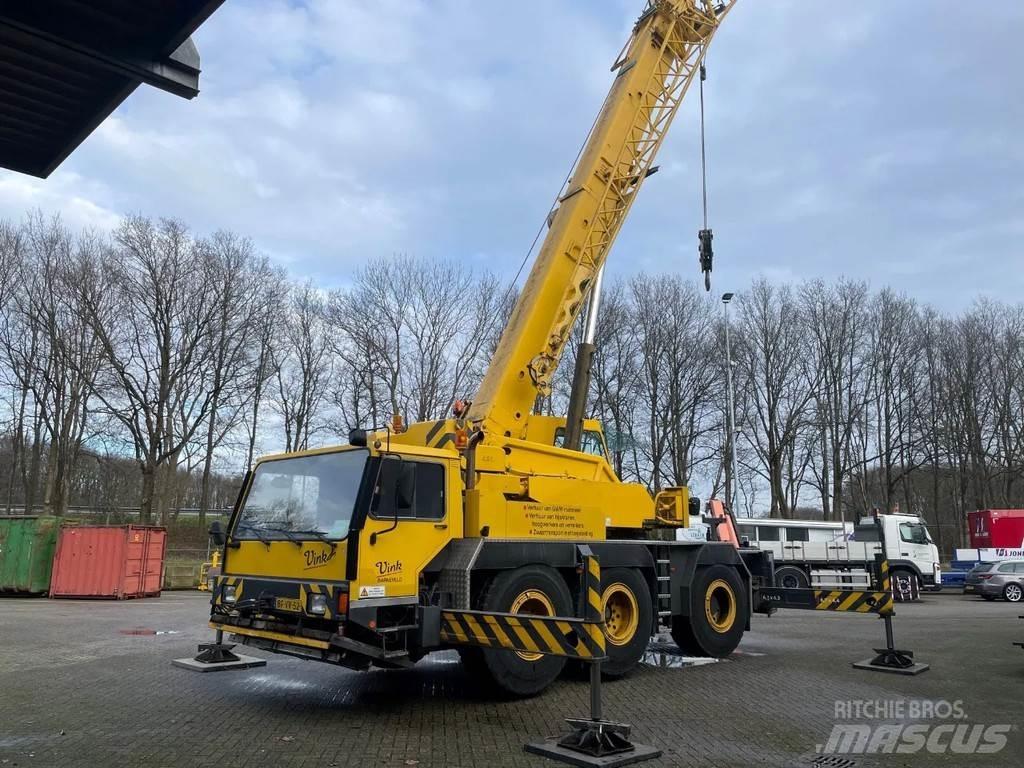 Liebherr LTM1040 Univerzálne terénne žeriavy