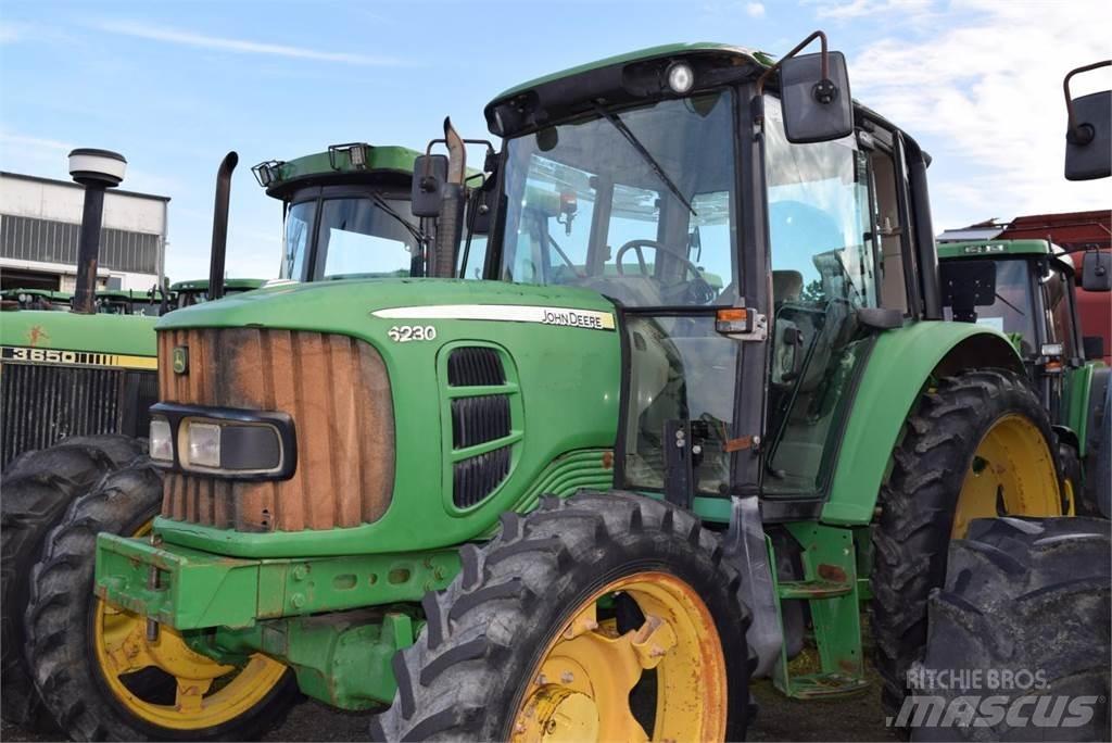 John Deere 6230 Traktory