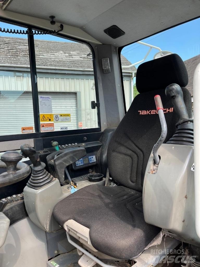 Takeuchi TB295W Kolesové rýpadlá
