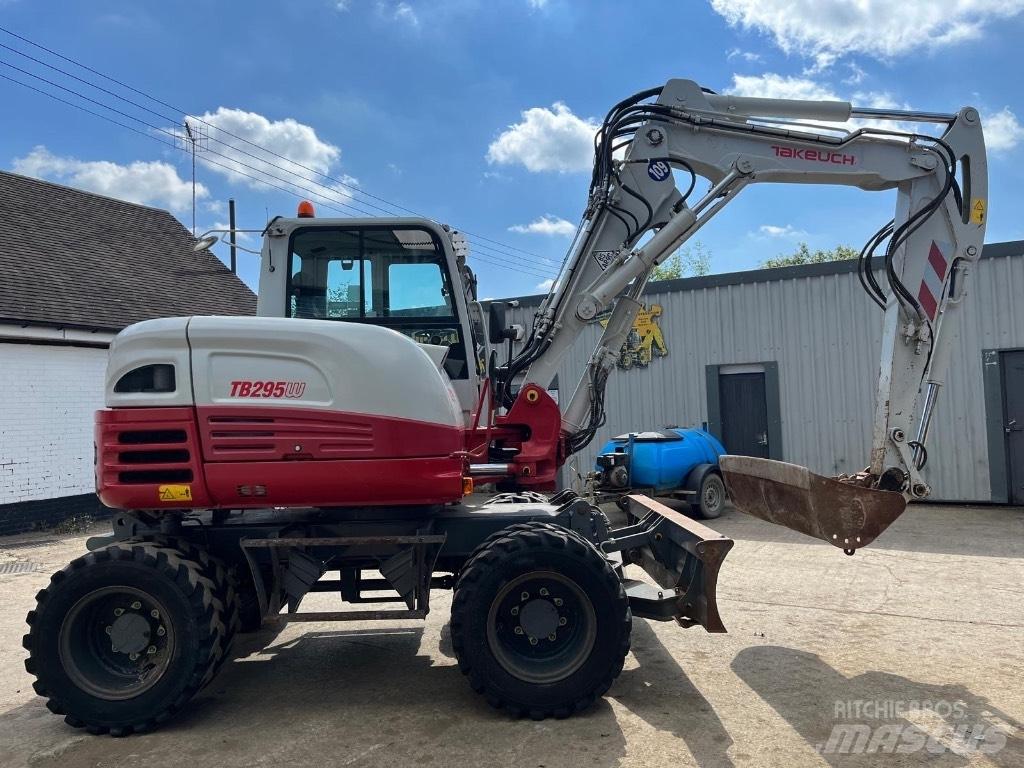 Takeuchi TB295W Kolesové rýpadlá
