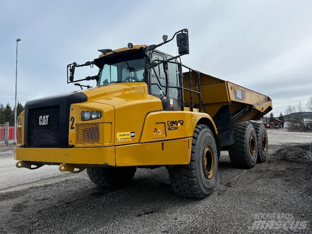 CAT 745 Kĺbové nákladné autá