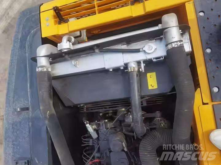 Hyundai 220LC-9S Pásové rýpadlá