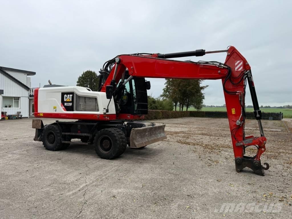 CAT M320F Kolesové rýpadlá