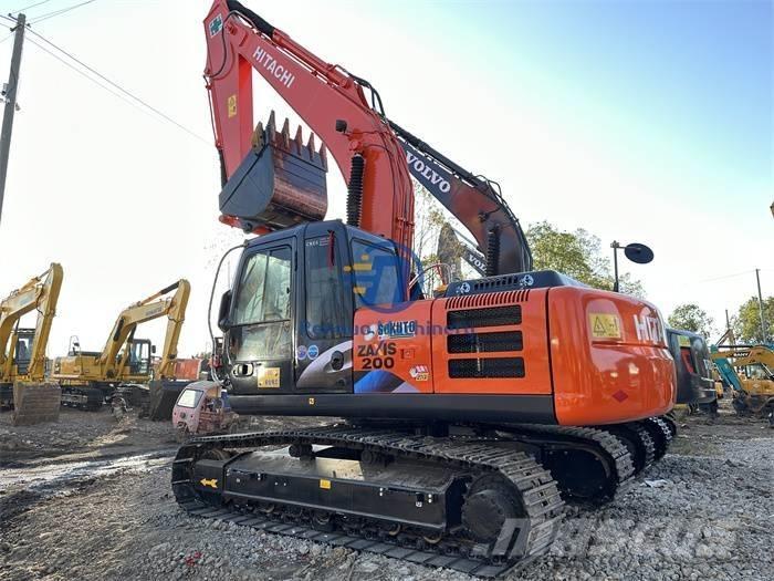 Hitachi ZX 200 Pásové rýpadlá