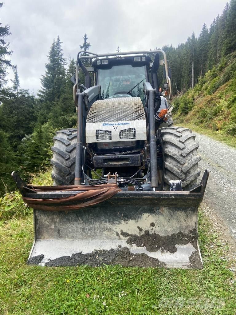Valtra T 162 Lesné traktory