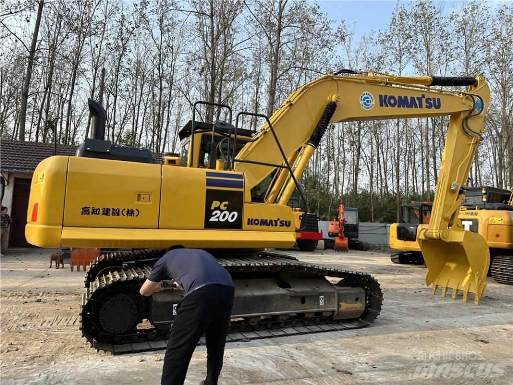 Komatsu PC200-8 Pásové rýpadlá
