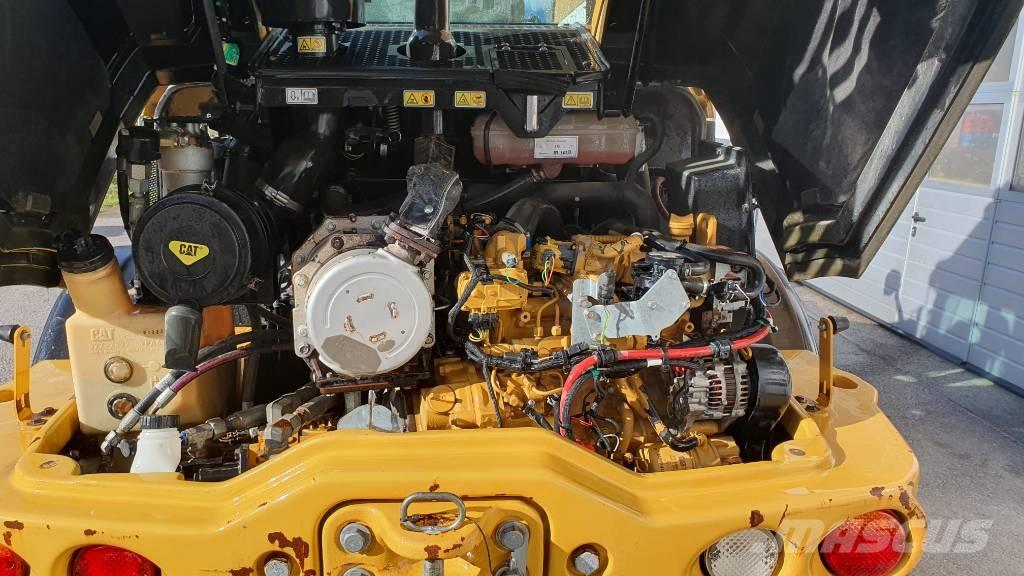 CAT 908 M Kolesové nakladače
