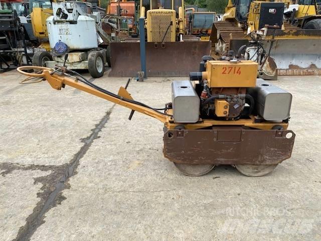 CASE Vibromax W 70 Tandemové valce