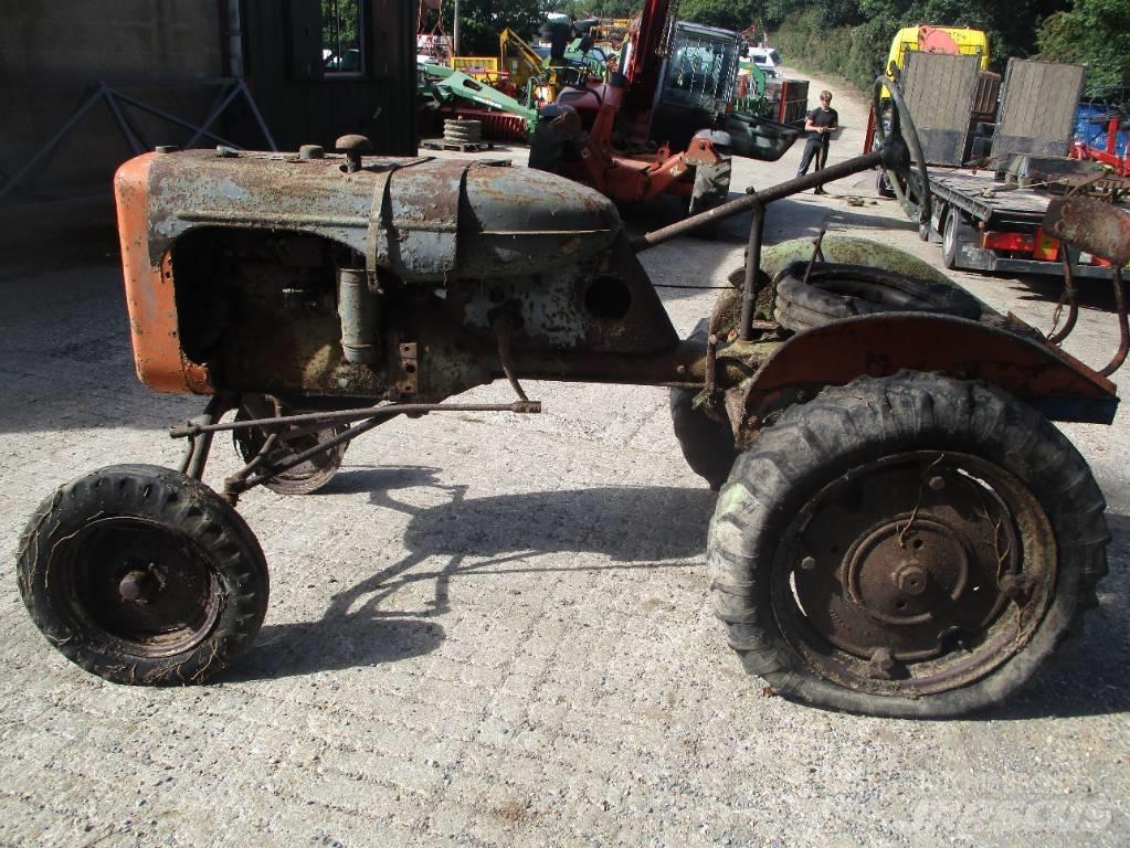 Allis-Chalmers B Traktory