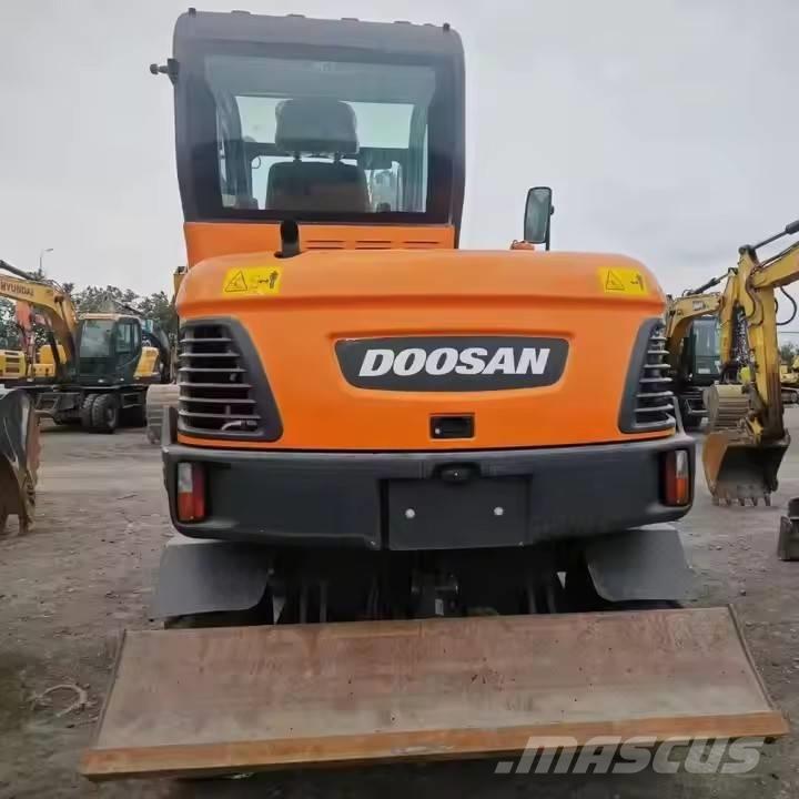 Doosan DX 60W Kolesové rýpadlá