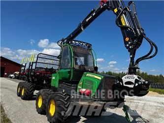 John Deere 810 E Lesné traktory