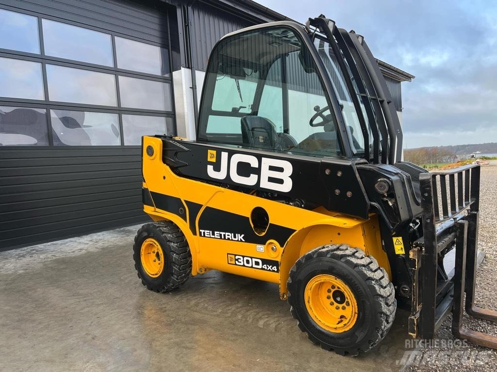 JCB TLT 30 D Teleskopické manipulátory