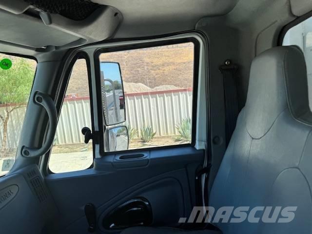 International 4400 Sklápače