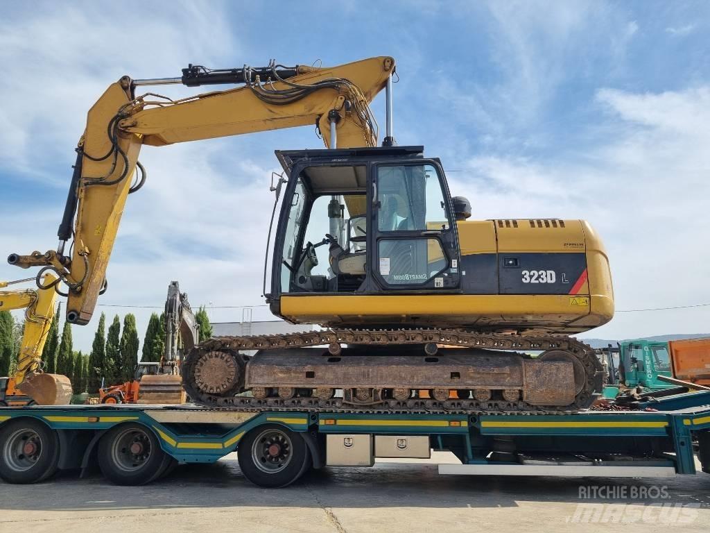CAT 323 D L Pásové rýpadlá