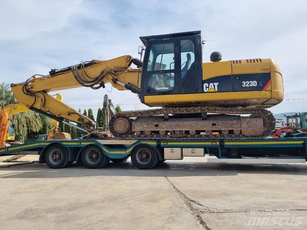 CAT 323 D L Pásové rýpadlá