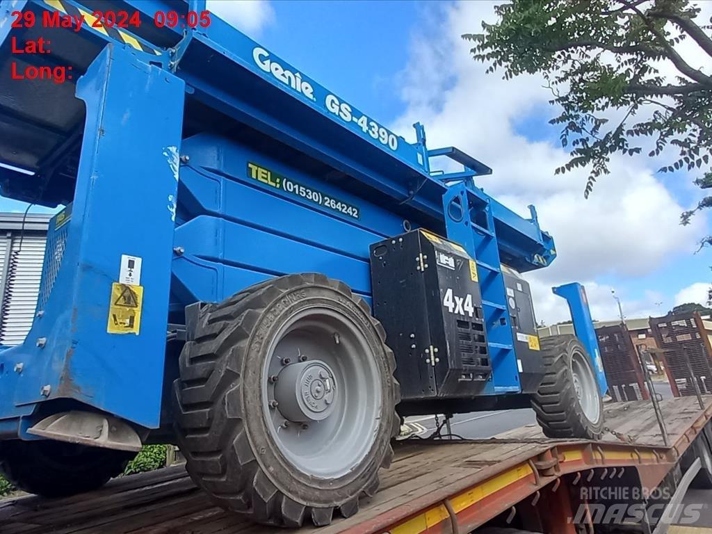 Genie GS 4390 Nožnicové zdvíhacie plošiny