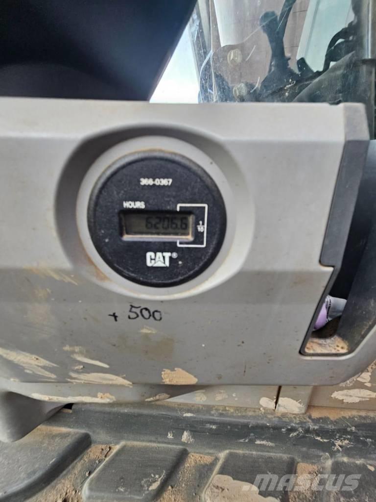 CAT 352 F Pásové rýpadlá