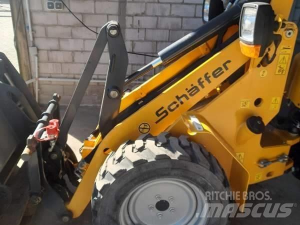 Schäffer 2428 SLT Šmykom riadené nakladače