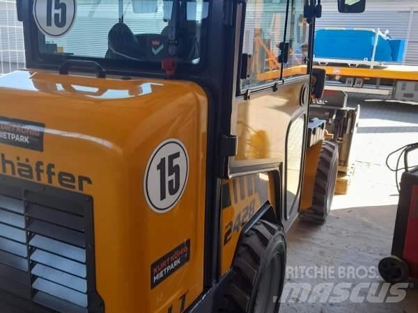 Schäffer 2428 SLT Šmykom riadené nakladače