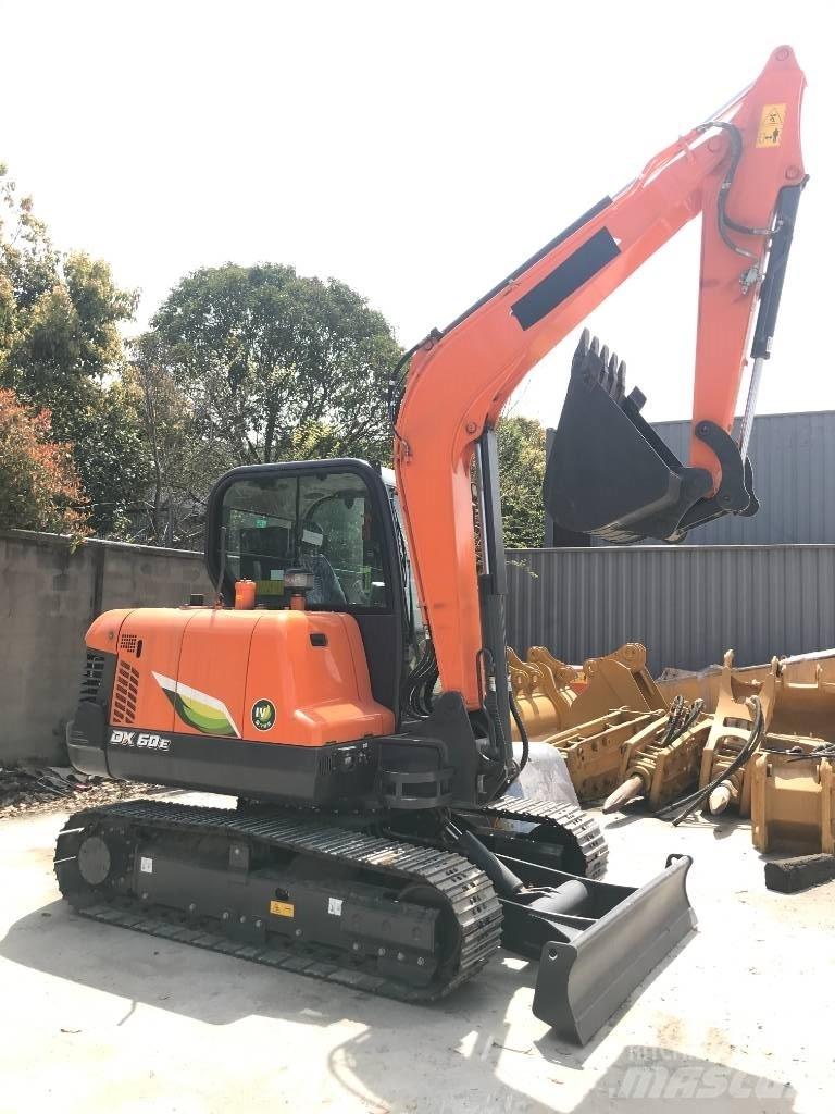 Doosan DX 60 Pásové rýpadlá