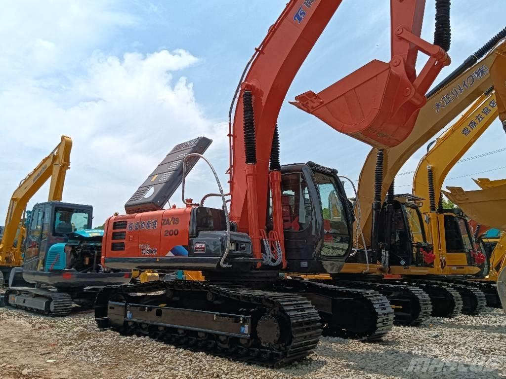 Hitachi ZX 200 Midi rýpadlá 7 t - 12 t