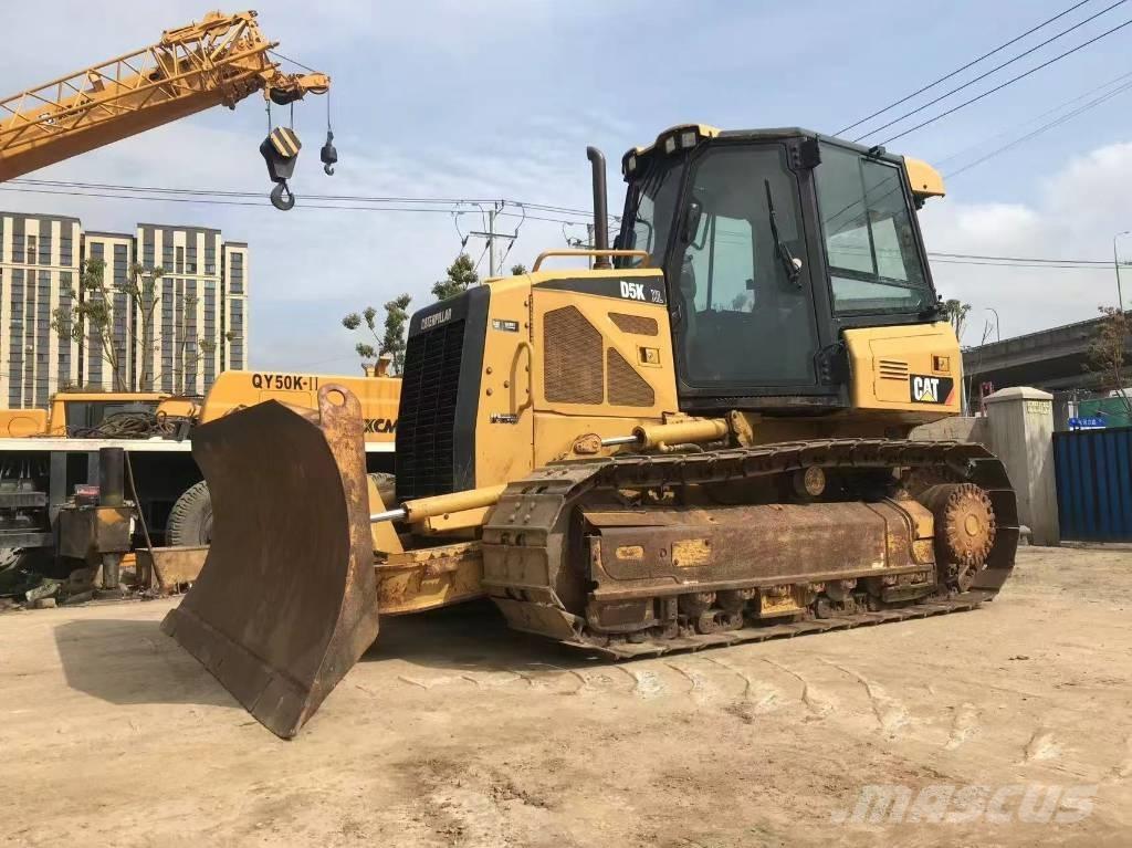CAT D 5 K Pásové dozéry