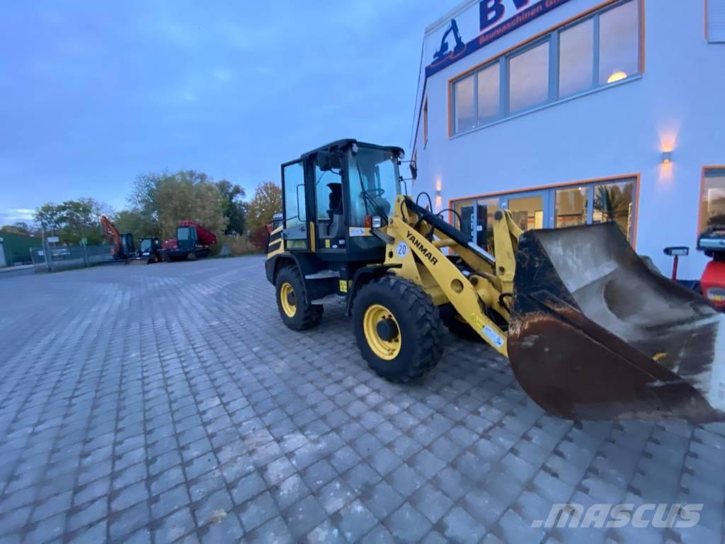 Yanmar V 100 Kolesové nakladače