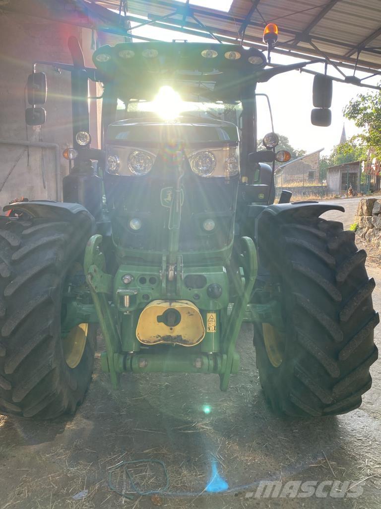 John Deere 6155R Traktory