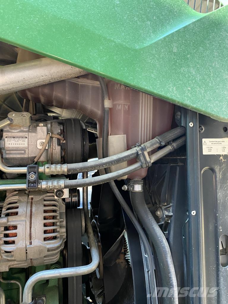 John Deere 6155R Traktory