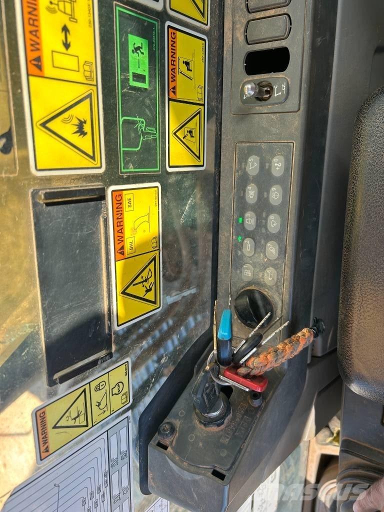 CAT 323 F L Pásové rýpadlá