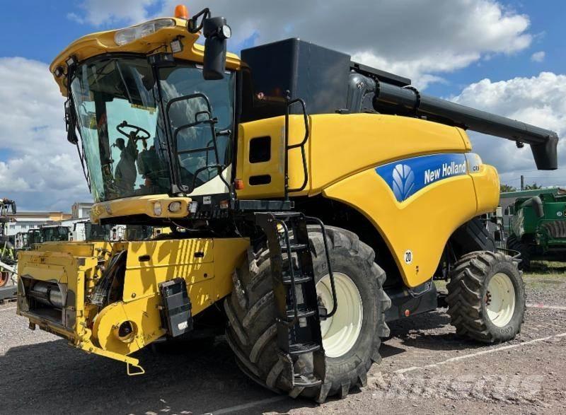 New Holland CR 980 Kombinované zberacie stroje