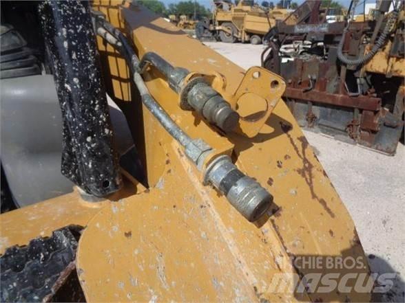 CAT 252B3 Šmykom riadené nakladače