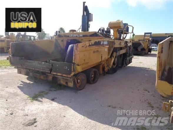 CAT AP-1000B Finišéry