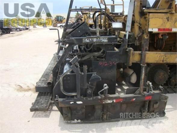 CAT AP-1050B Finišéry